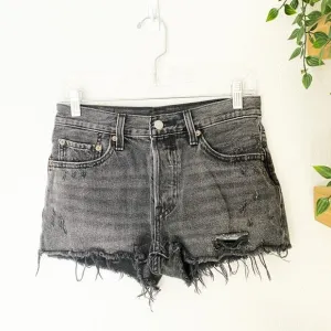 🦋 LEVIS Denim Jean Shorts Distressed Size 26