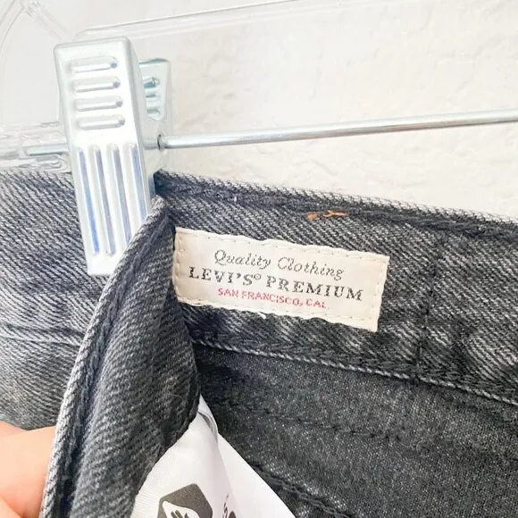 🦋 LEVIS Denim Jean Shorts Distressed Size 26