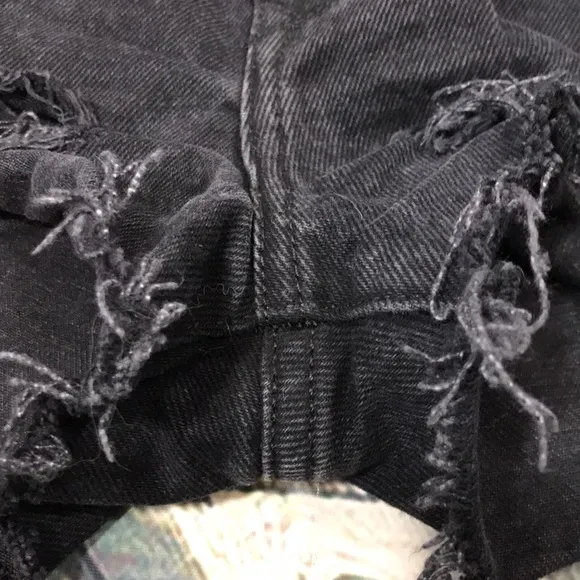 🐲💙 Lover  Friends Black Distressed Denim Short