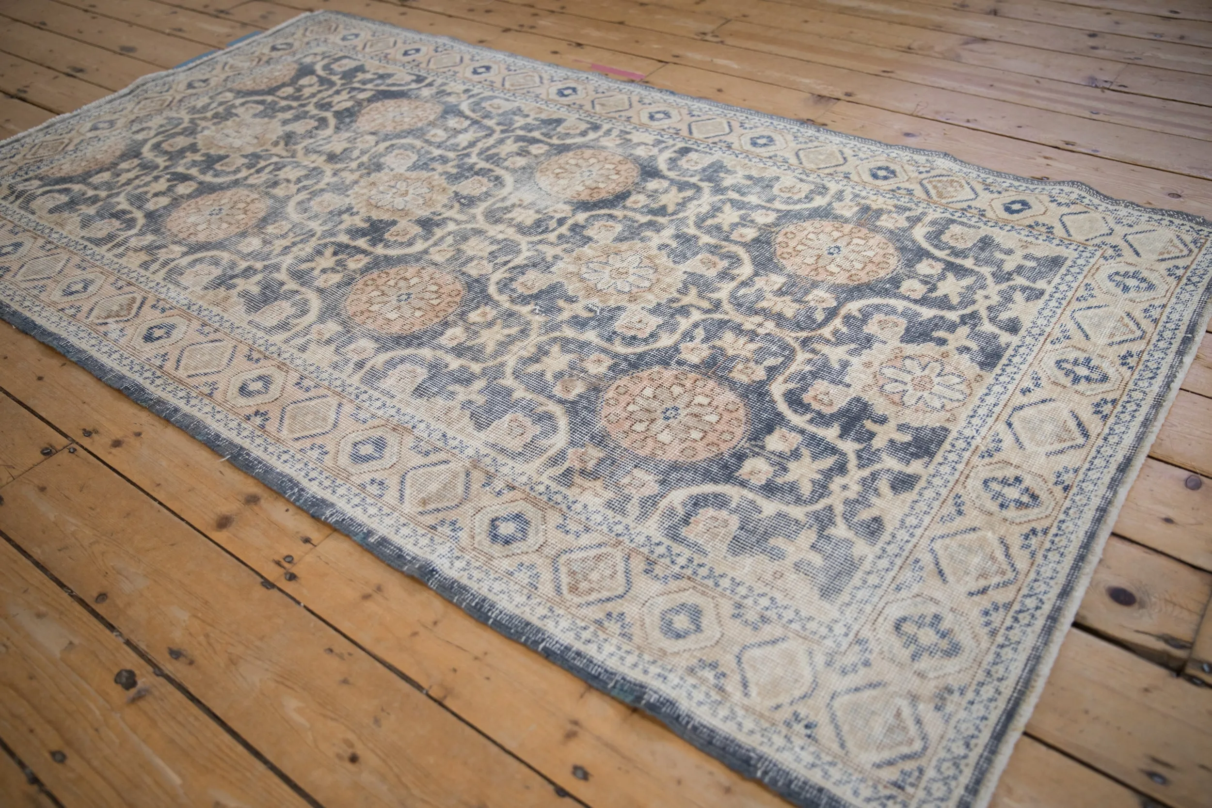 4x7 Vintage Distressed Sparta Rug