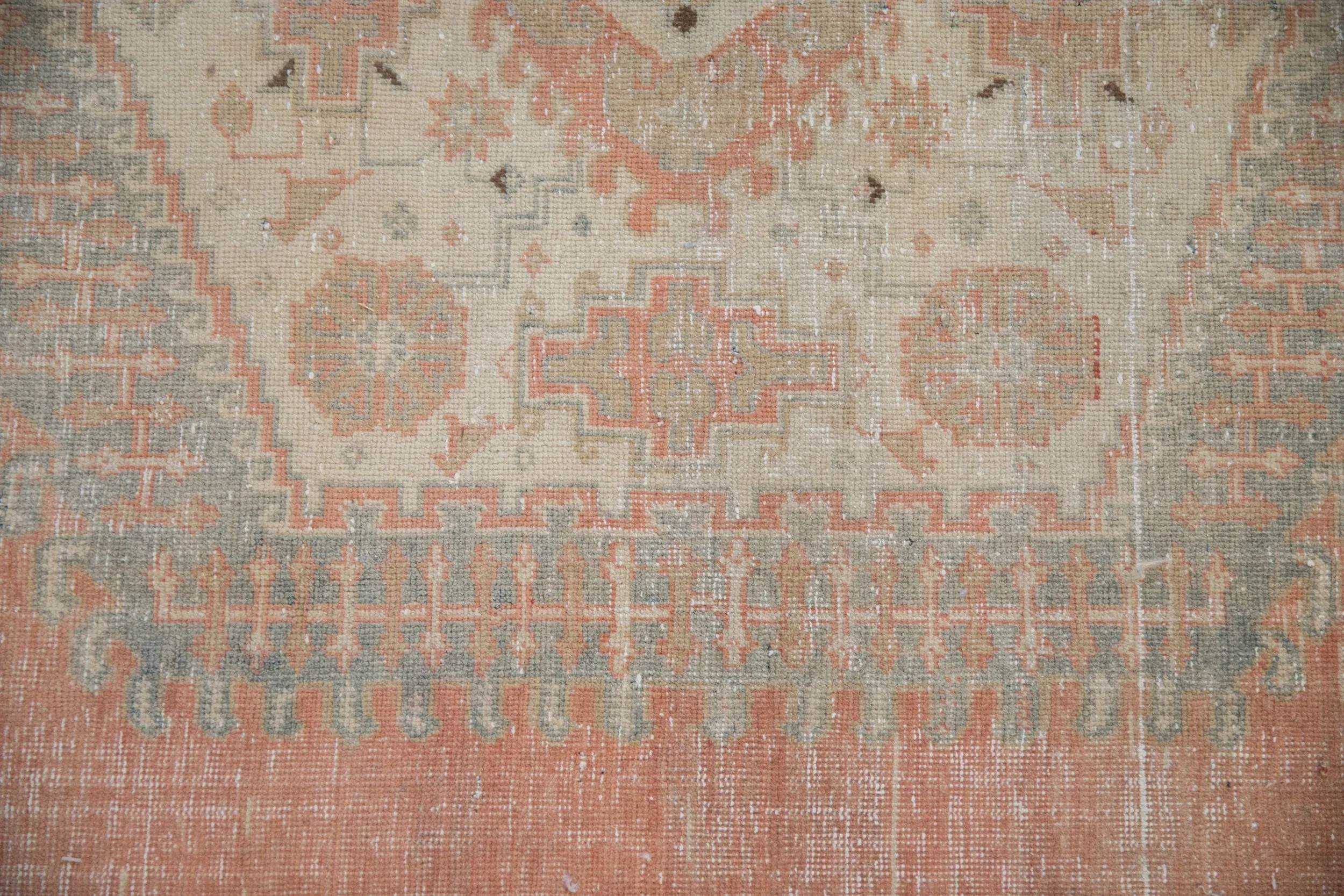 7.5x10.5 Vintage Distressed Veece Carpet