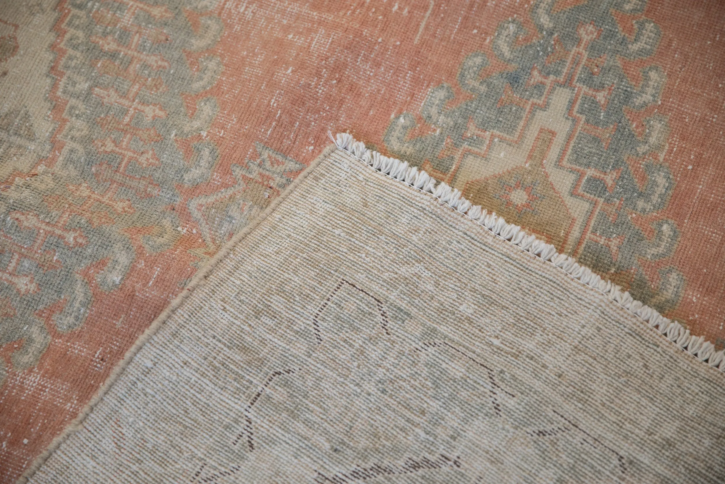 7.5x10.5 Vintage Distressed Veece Carpet