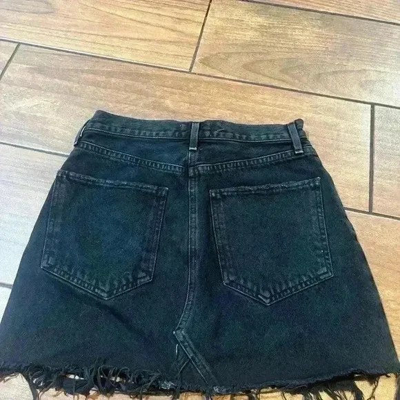 AGOLDE QUINN black distressed denim skirt 25