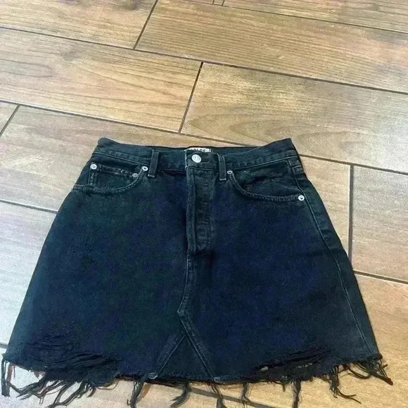 AGOLDE QUINN black distressed denim skirt 25