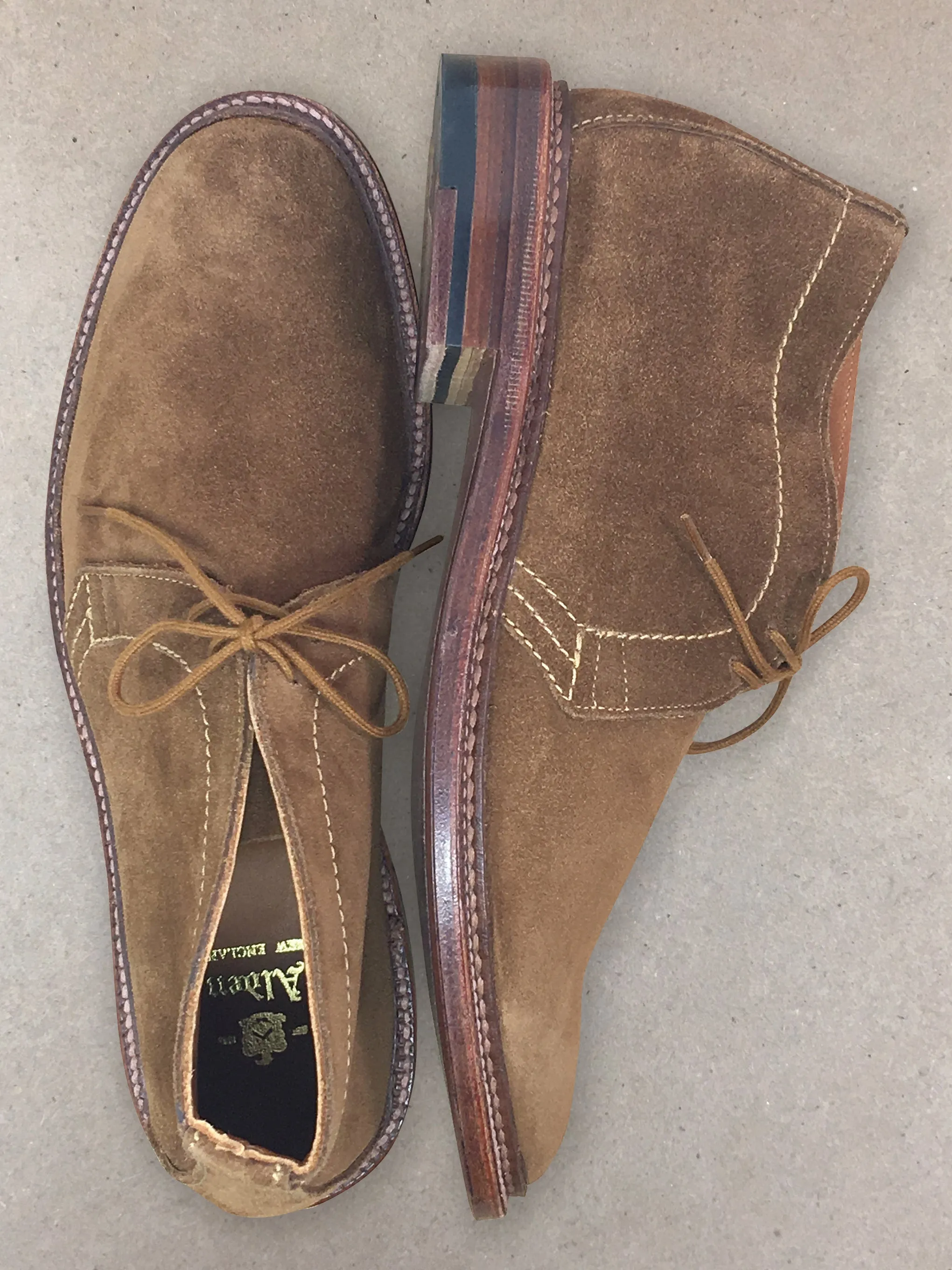 ALDEN Unlined Suede Chukka