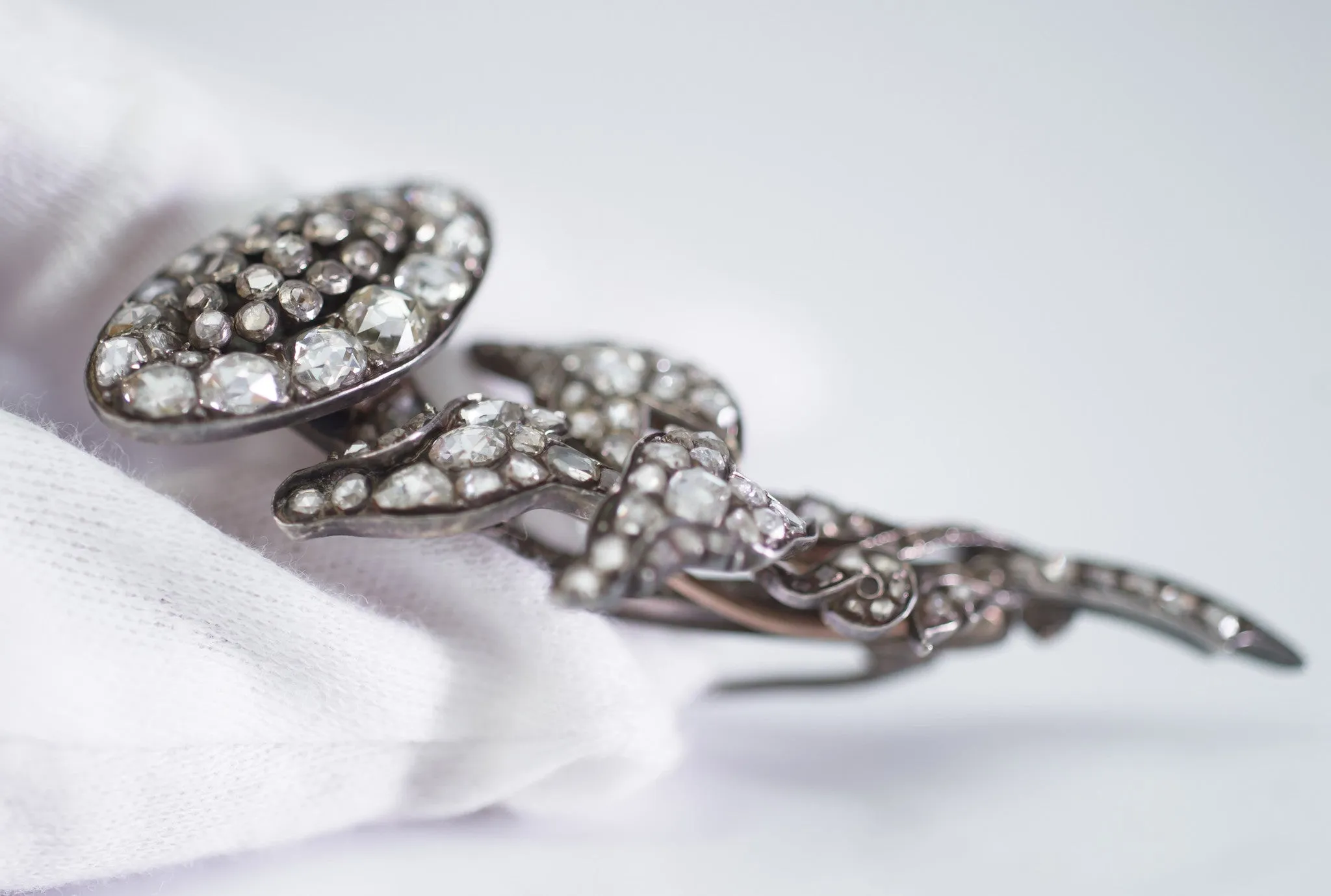 ANTIQUE ROSE CUT DIAMOND FLOWER MOTIF BROOCH