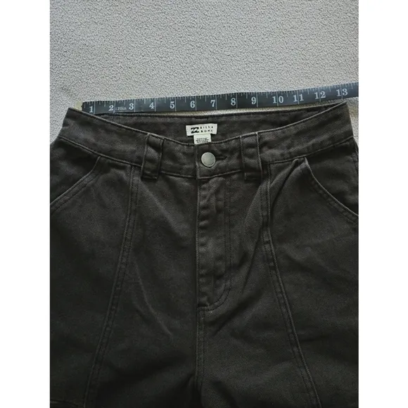 Billabong | NWT High Waisted Cargo Jeans