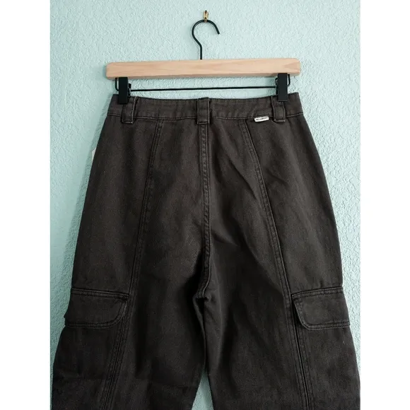 Billabong | NWT High Waisted Cargo Jeans