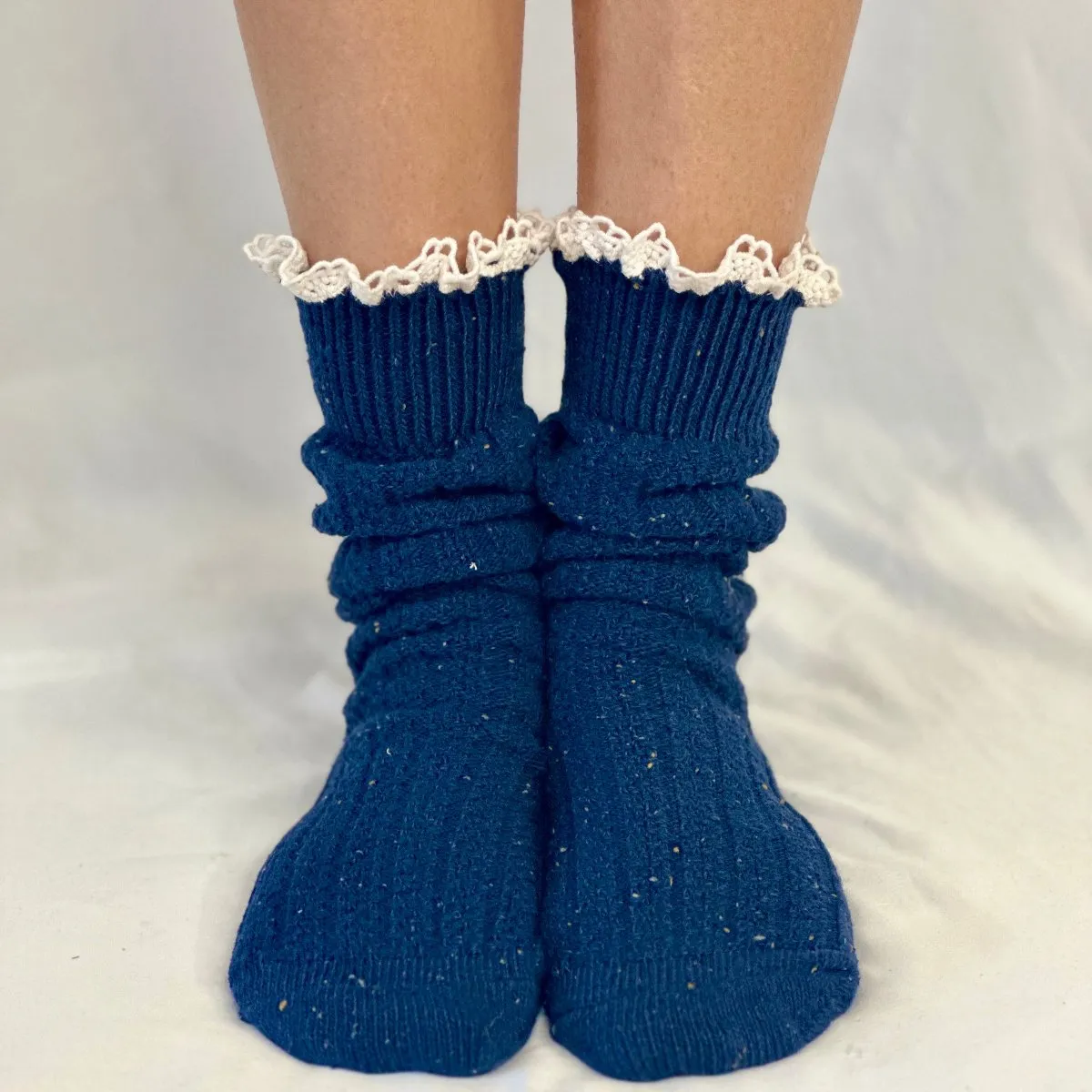 BOOTIE  lace slouch  socks - navy