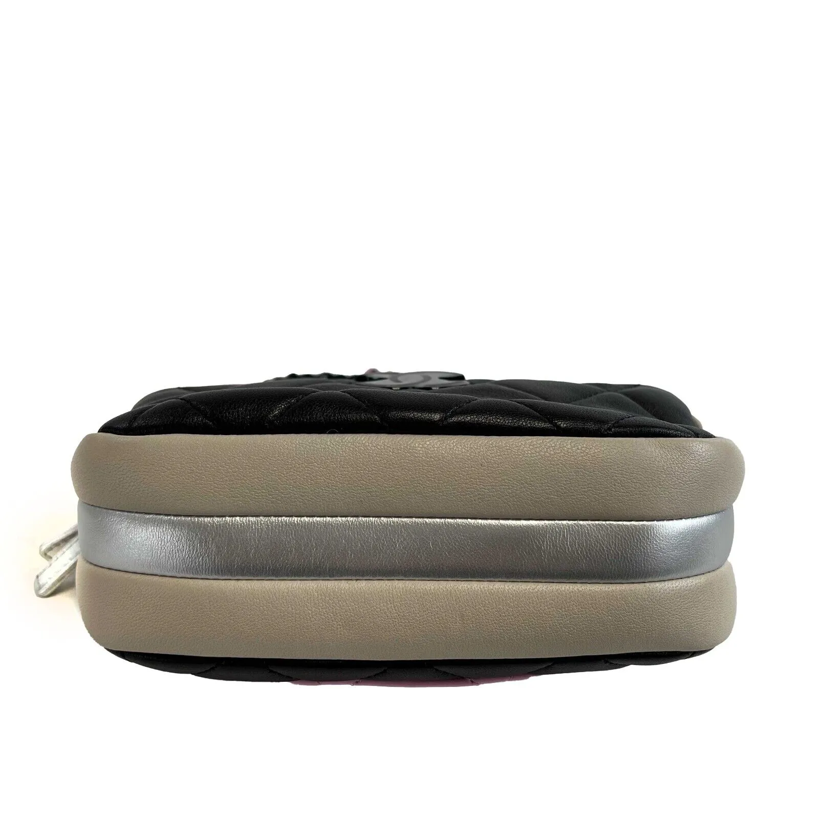 Chanel - Excellent - Mini Camera Case 23P - CC Color Block Crossbody