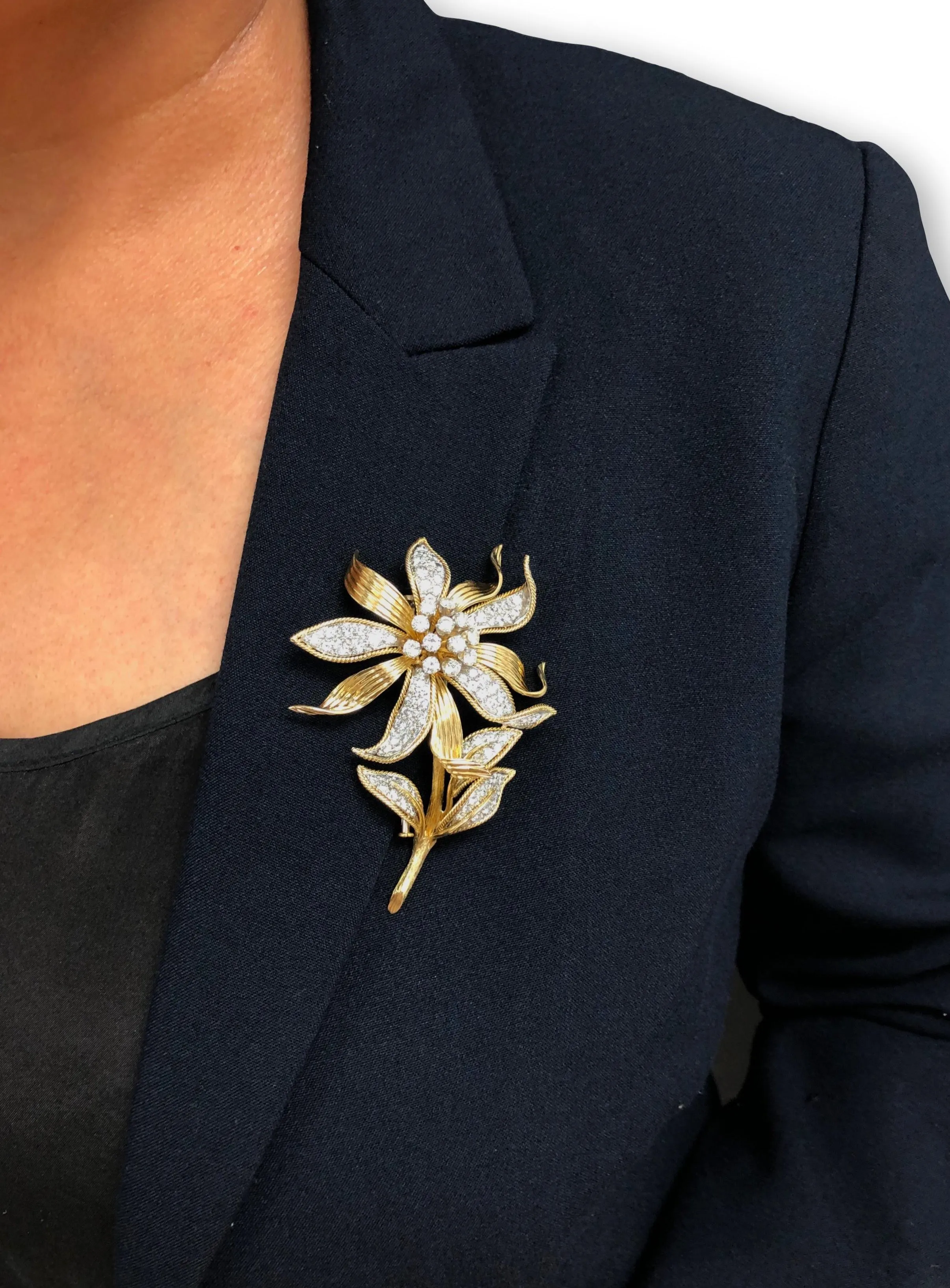 David Webb 18K Yellow Gold and Platinum En-Tremblant Diamond Flower Brooch