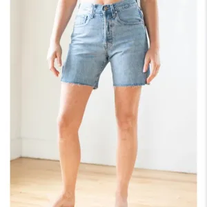 EDWIN Cai 7&quot; Short denim high waisted  size 24