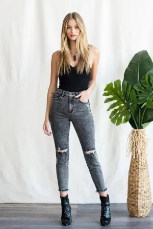 ESTELLA ACID WASH SKINNY JEANS