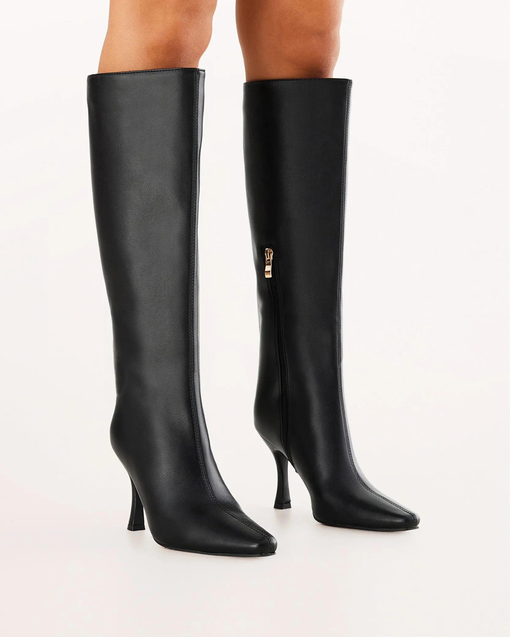 FINCH - BLACK
