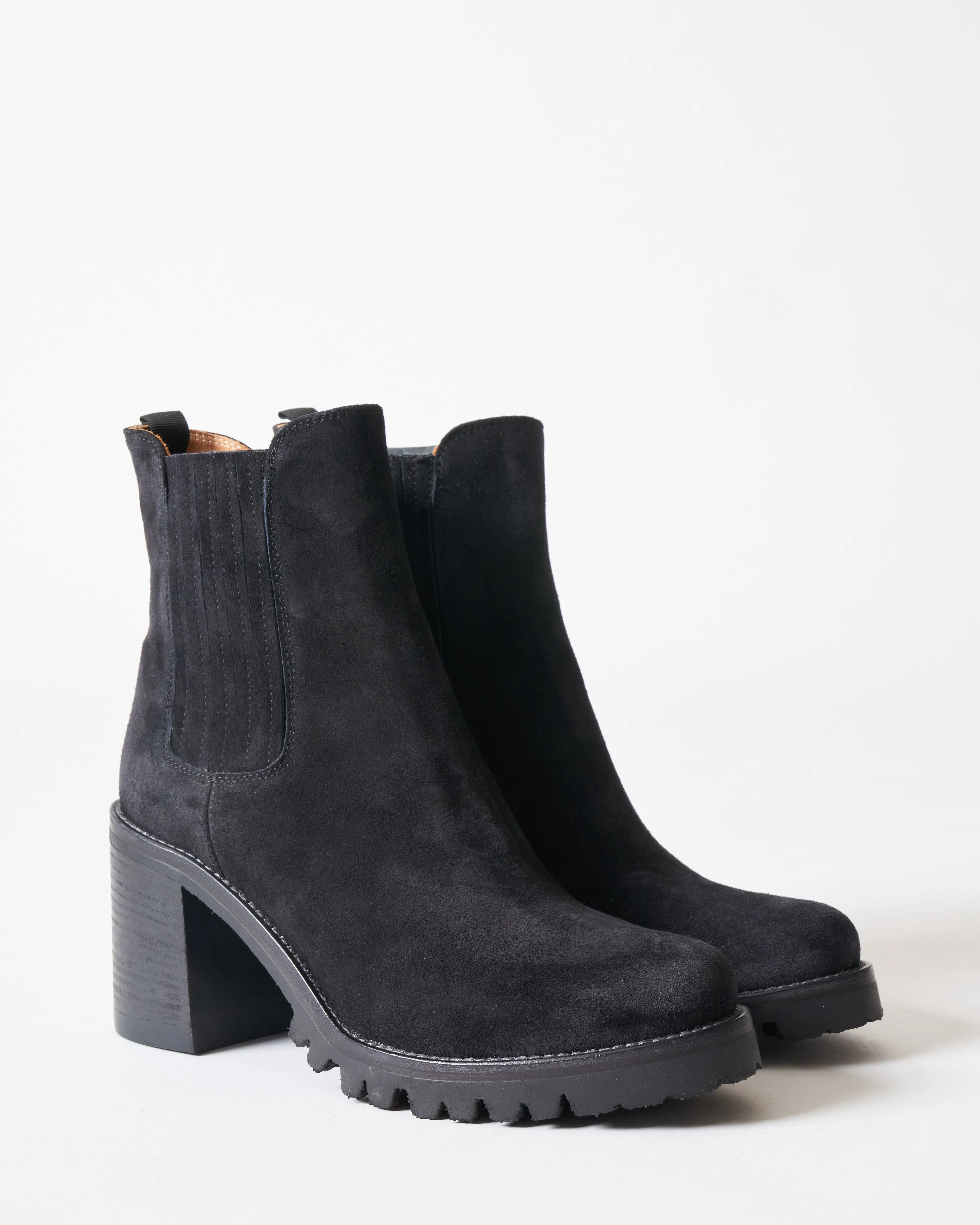 gill block heel boot