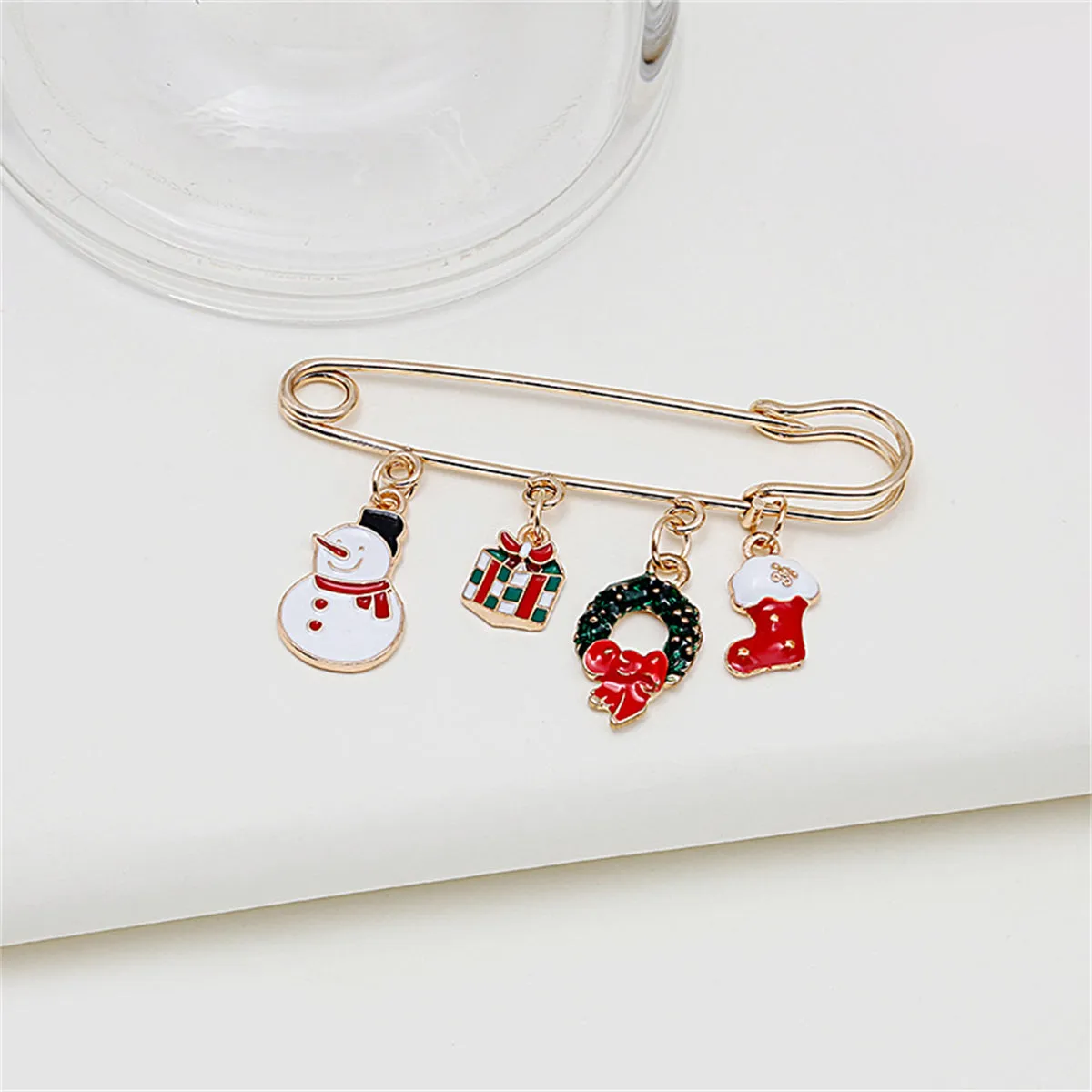 Green Enamel & 18K Gold-Plated Wreath Christmas Charms Brooch