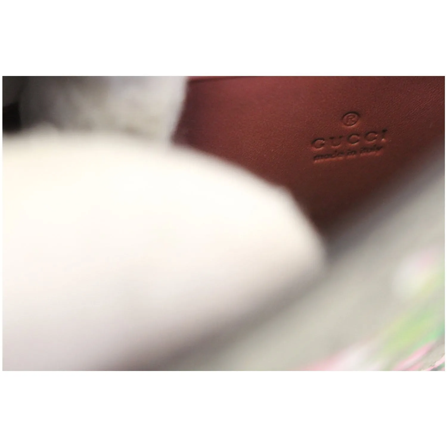 GUCCI GG Supreme Monogram Blooms Chain Wallet Beige 402724