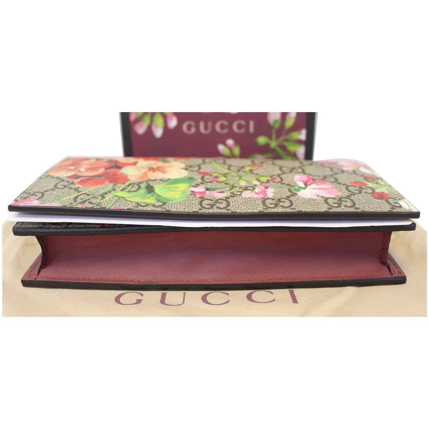 GUCCI GG Supreme Monogram Blooms Chain Wallet Beige 402724