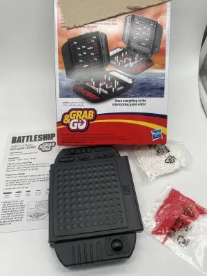 Hasbro Battleship Grab and Go Game Board Game Travel Size Missing Grey Boats