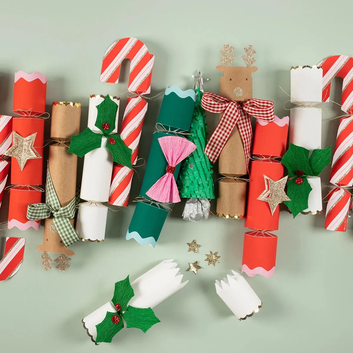Holly Crackers, Set of 6