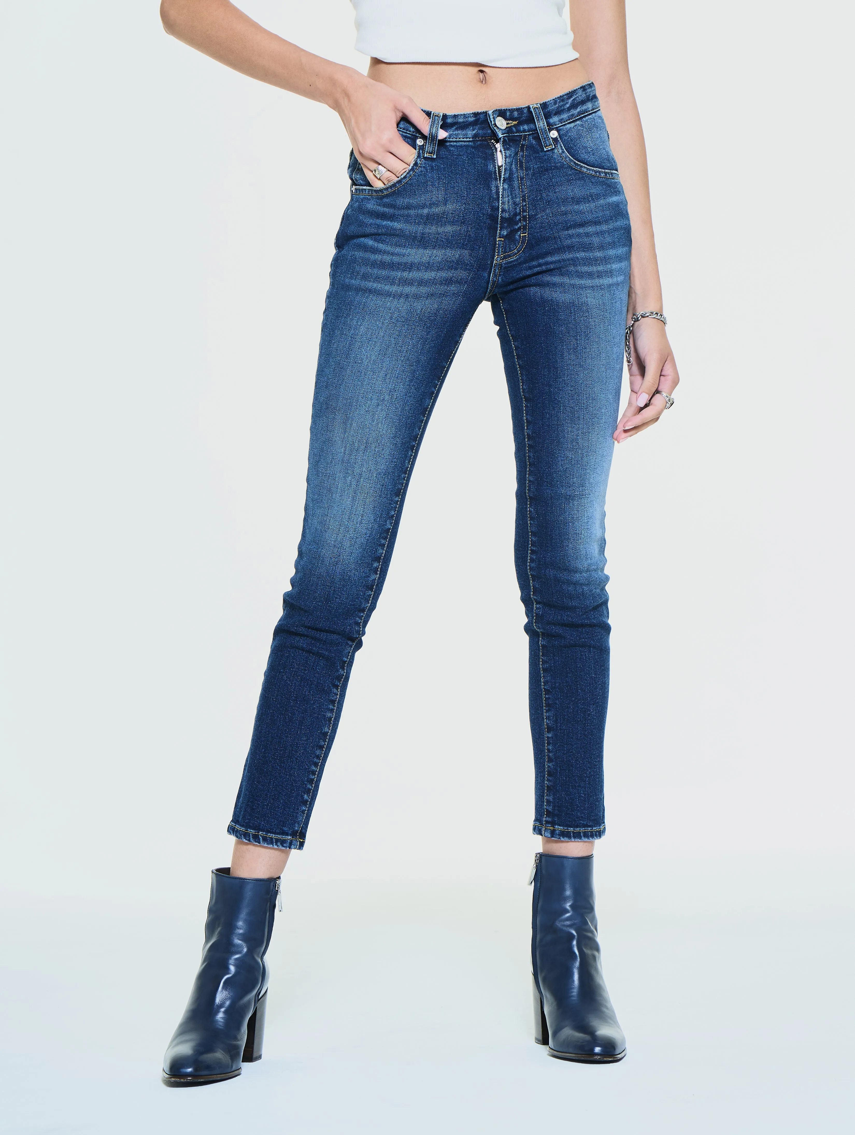 JOAN SKINNY JEANS IN CLASSIC INDIGO - Woman