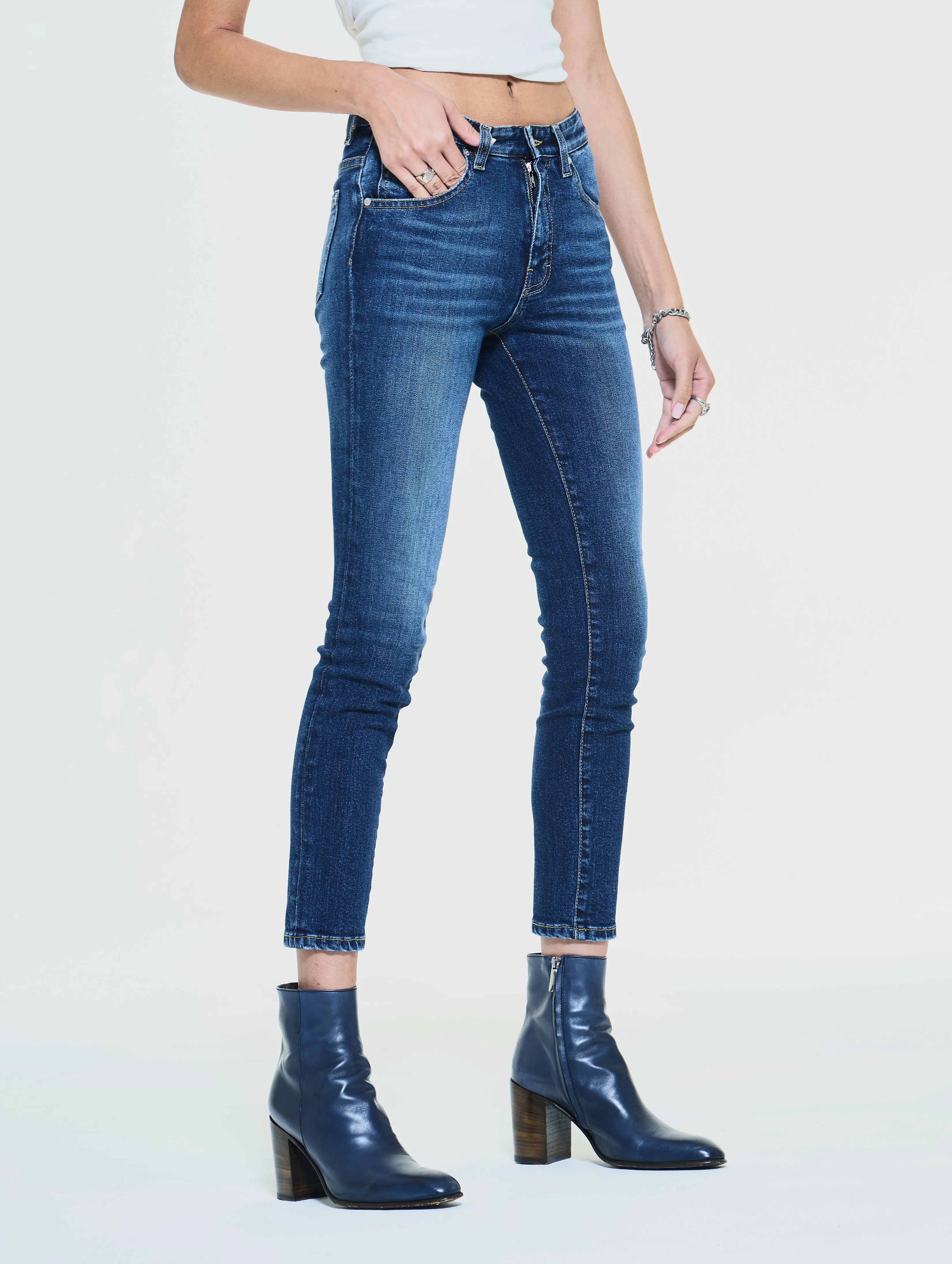 JOAN SKINNY JEANS IN CLASSIC INDIGO - Woman