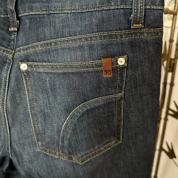 Joe’s bootcut denim, honey fit with Miranda wash.  Worn one time.  Size 29.