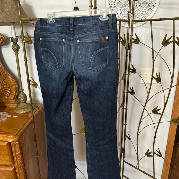 Joe’s bootcut denim, honey fit with Miranda wash.  Worn one time.  Size 29.