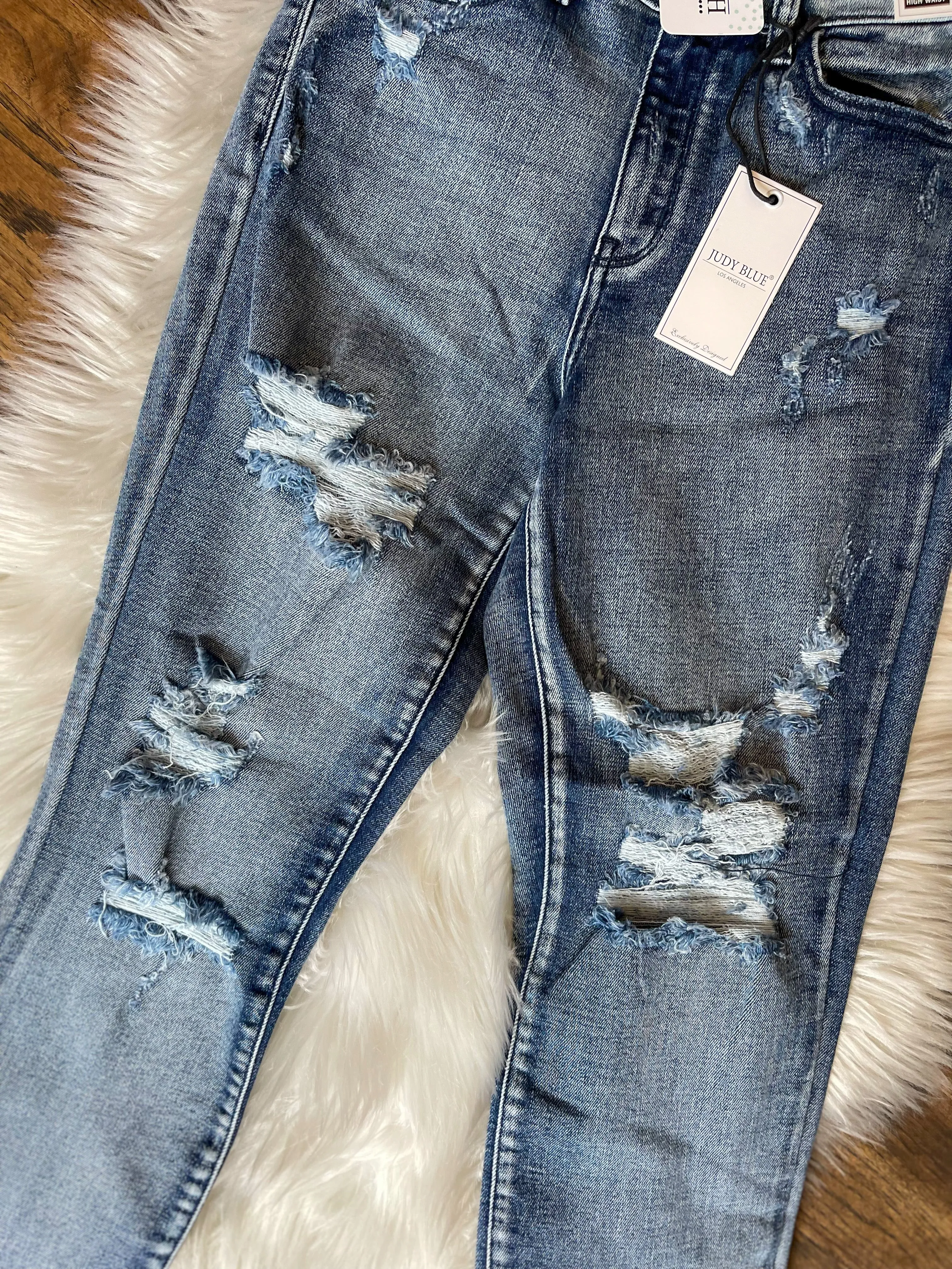 Judy Blue || Hope Hi Rise Destroyed Boyfriend Jean