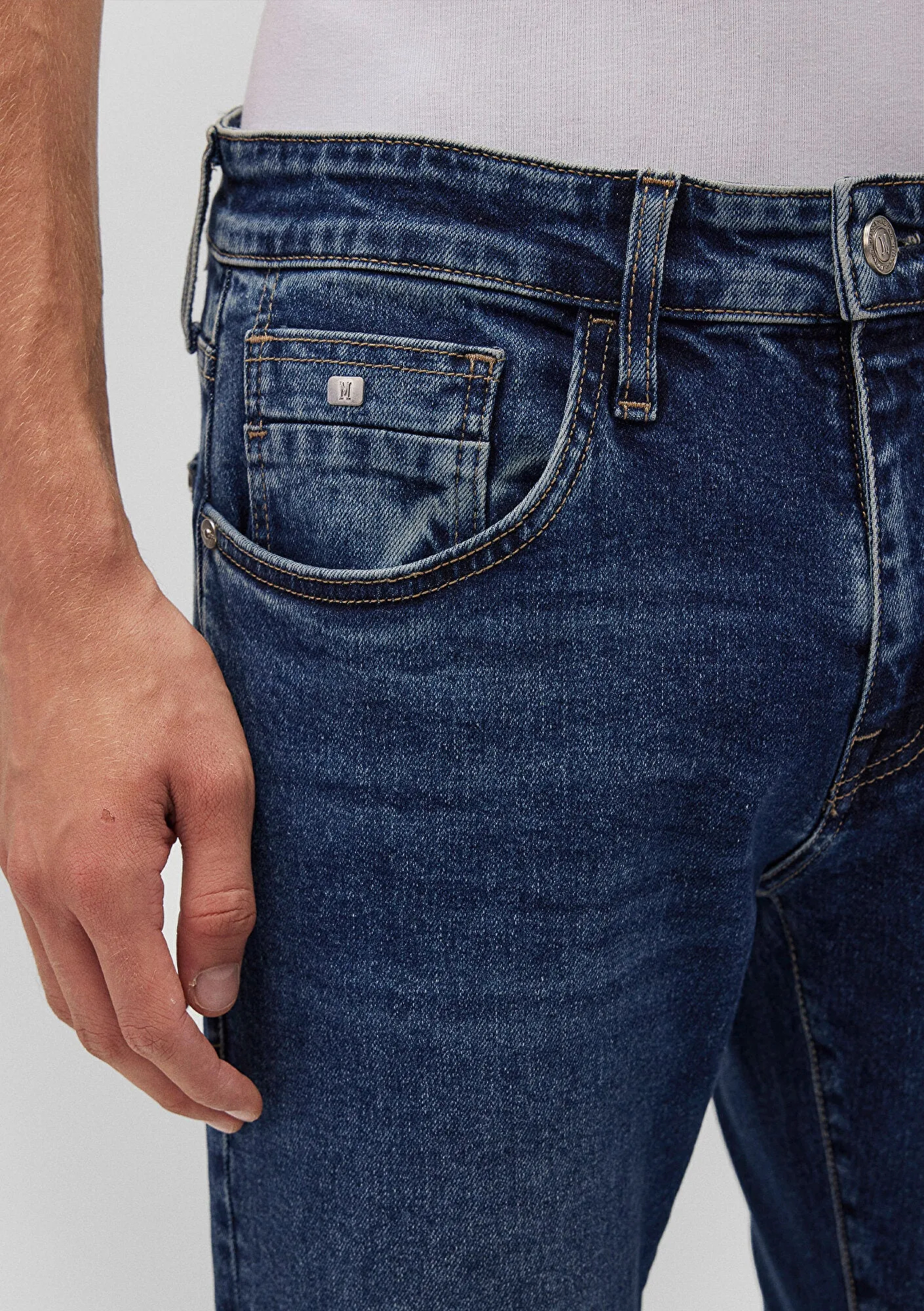 Leo Dark Vintage College Jean Pants