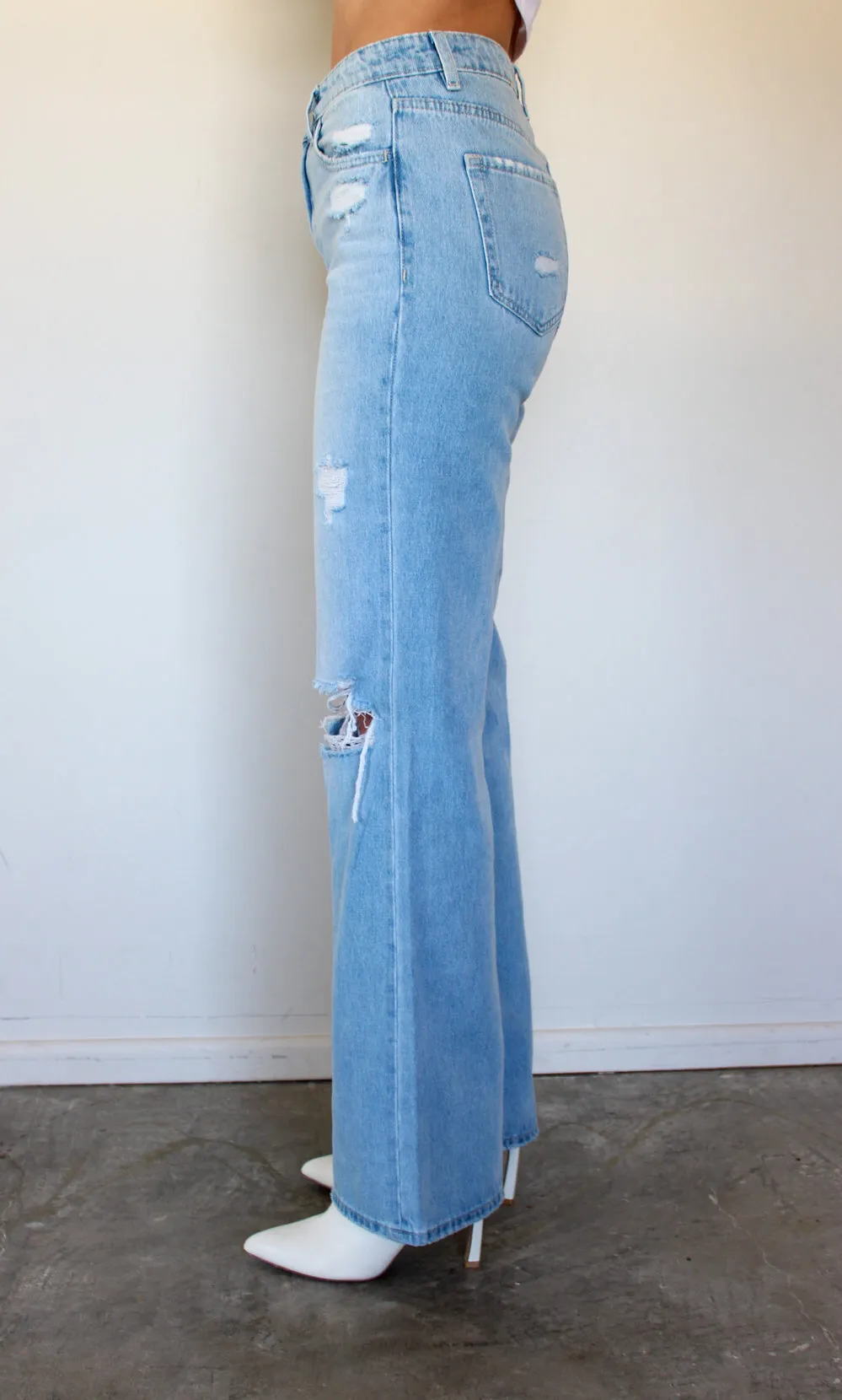 Leslie 90’s Vintage High Rise Flare Jeans