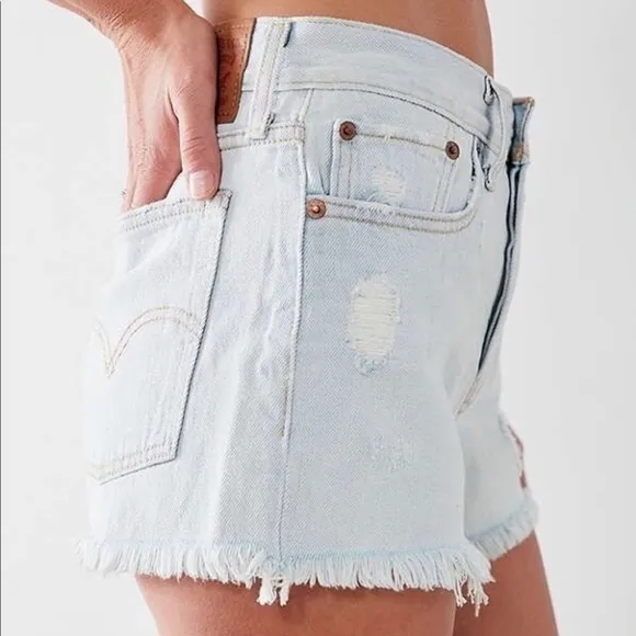 Levi’s 501 High Rise Exposed Button Fly Light Washed Denim Shorts Size 25