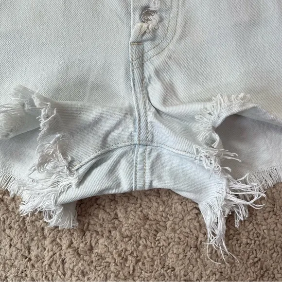 Levi’s 501 High Rise Exposed Button Fly Light Washed Denim Shorts Size 25