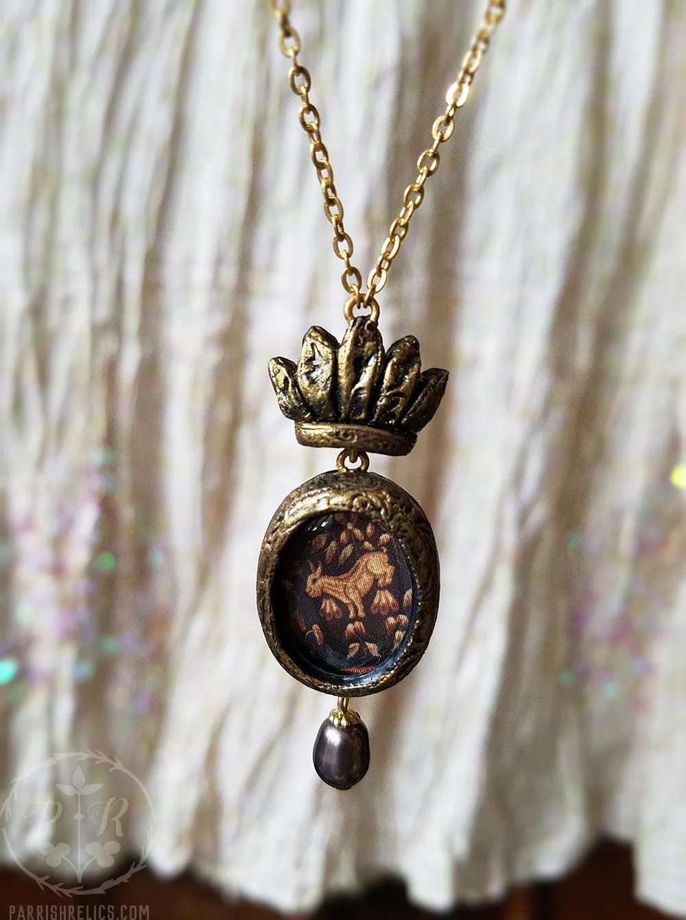 Little Goat Crowned Pictorial Shrine Amulet