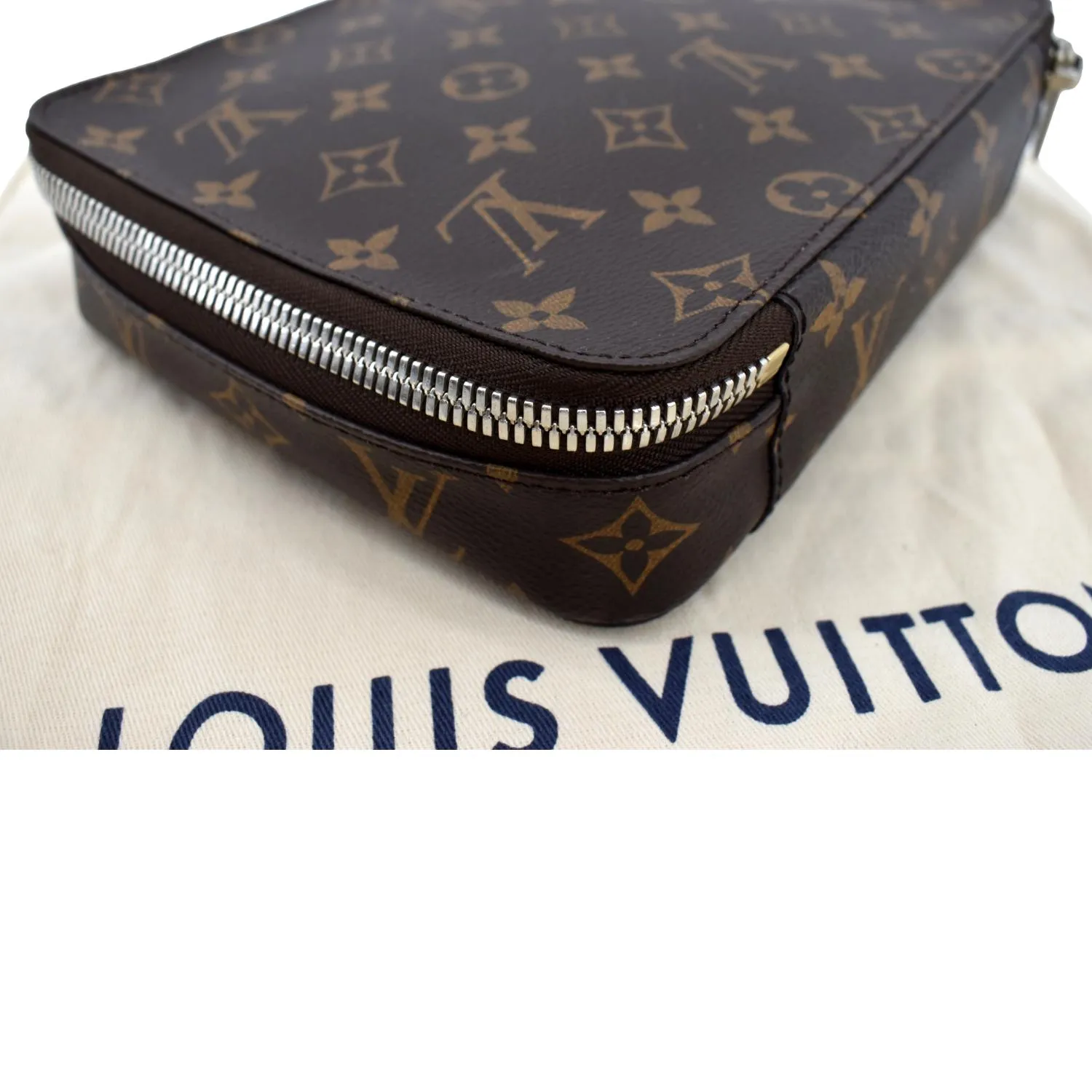 LOUIS VUITTON Horizon Monogram Canvas Accessories Pouch Brown