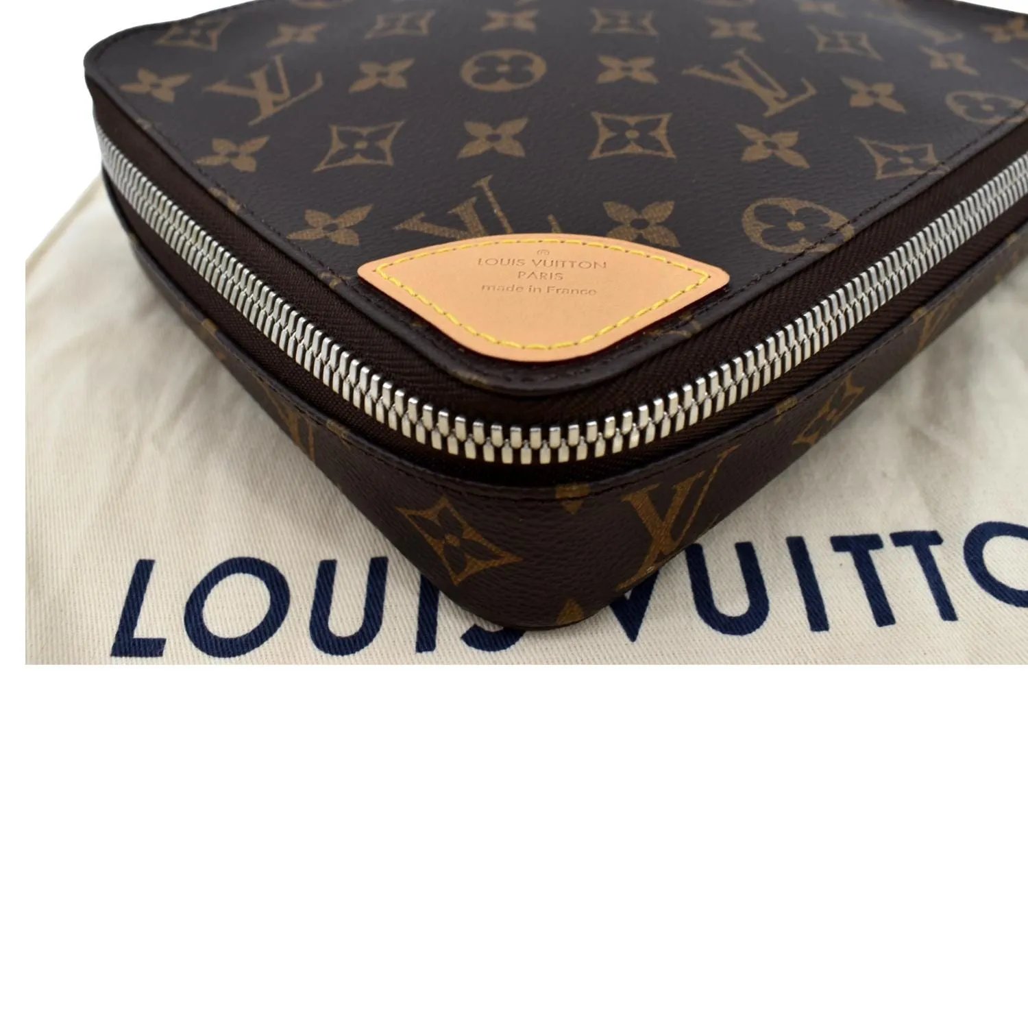LOUIS VUITTON Horizon Monogram Canvas Accessories Pouch Brown