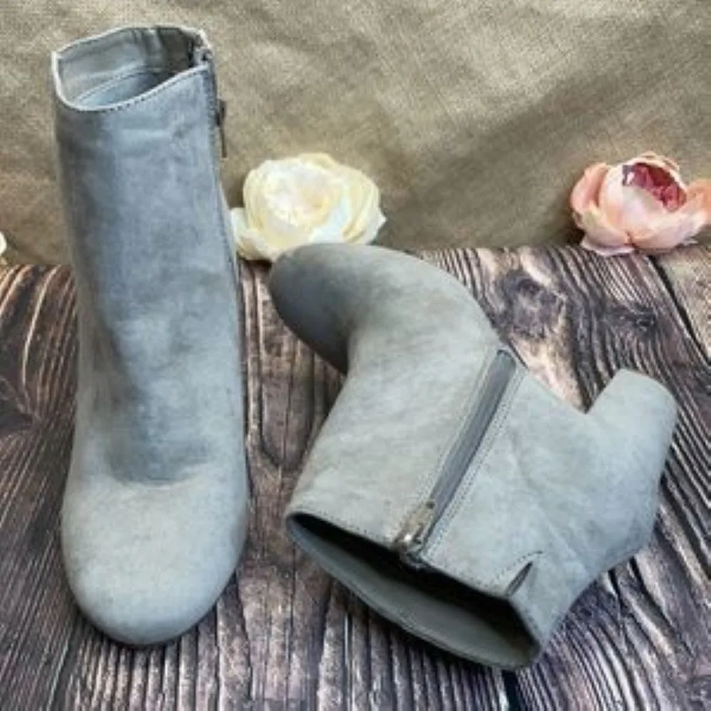 Material Girl Desert Sand Cambrie Booties 9.5