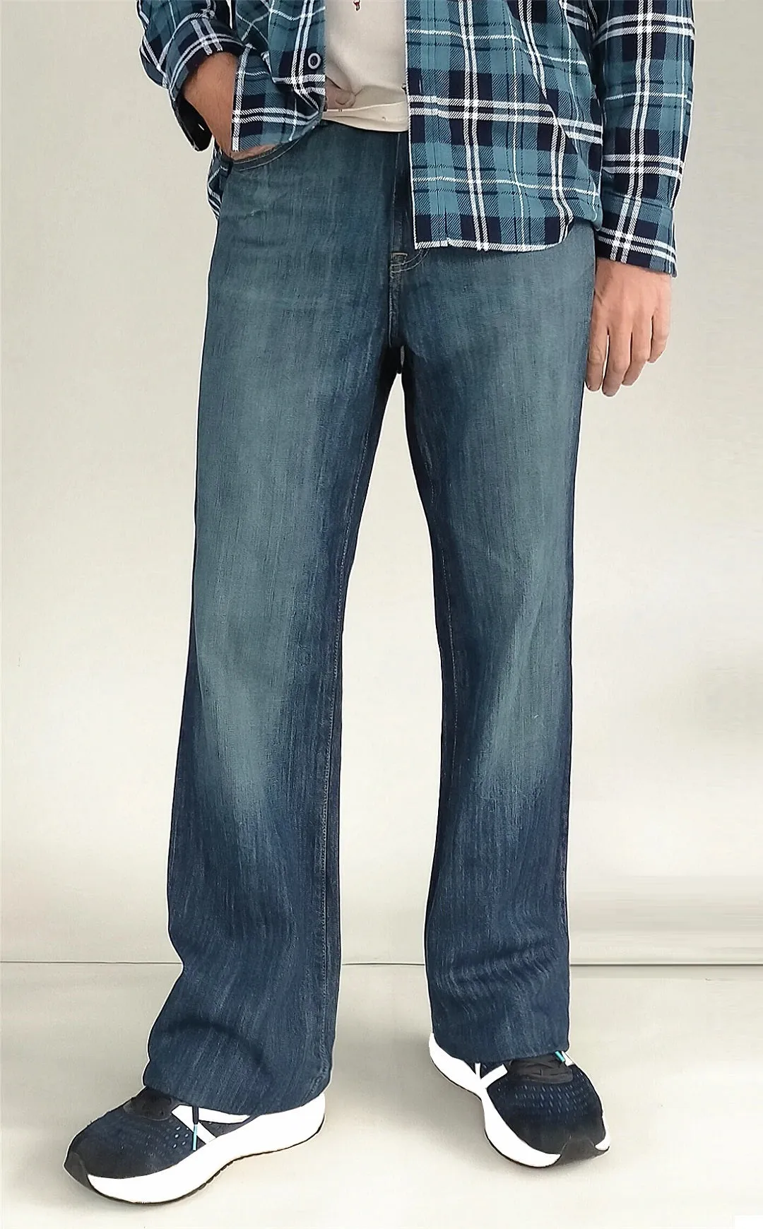 Men JEANIUS JEANS Joshua Relaxed Bootcut Jeans in blue - Mid rise