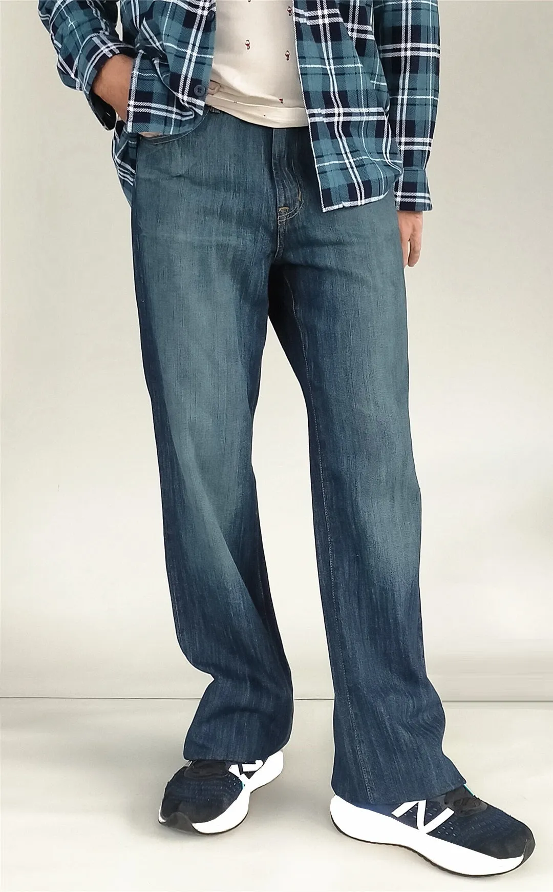 Men JEANIUS JEANS Joshua Relaxed Bootcut Jeans in blue - Mid rise
