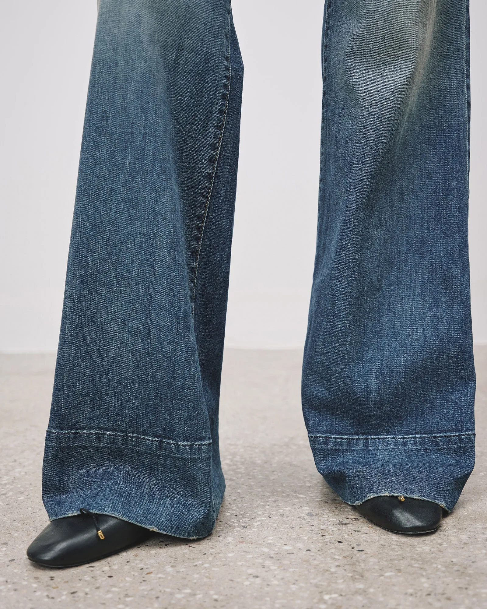 NADEGE JEAN IN CLASSIC WASH