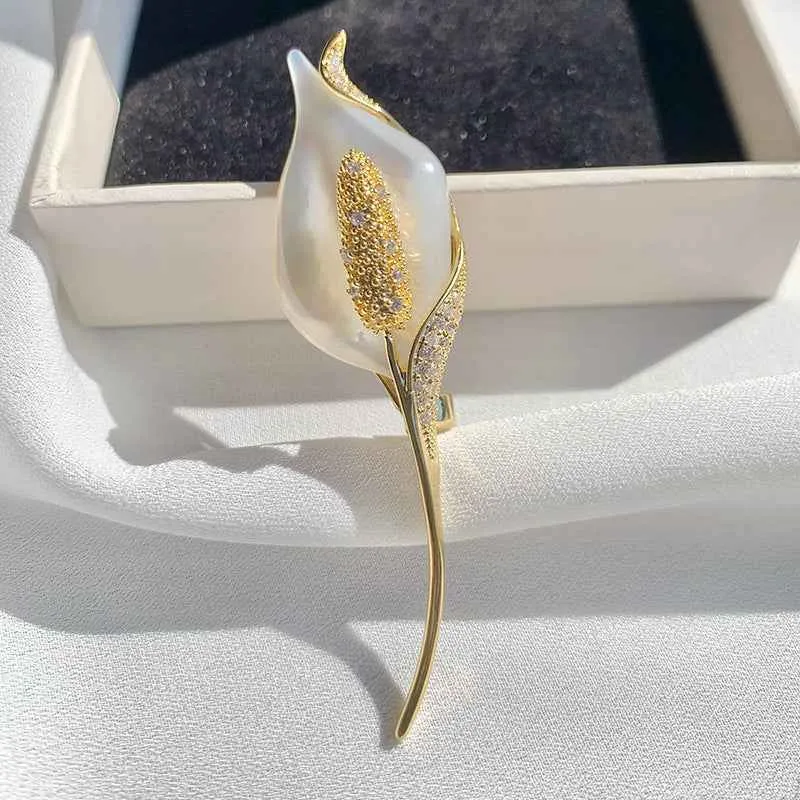 Natural Sea Shell Tulip Brooch Pin