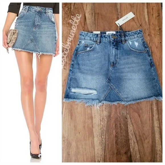 NWT $79 Rolla's Medium Wash Distressed Mini Skirt, Size 24