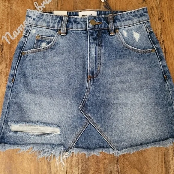 NWT $79 Rolla's Medium Wash Distressed Mini Skirt, Size 24