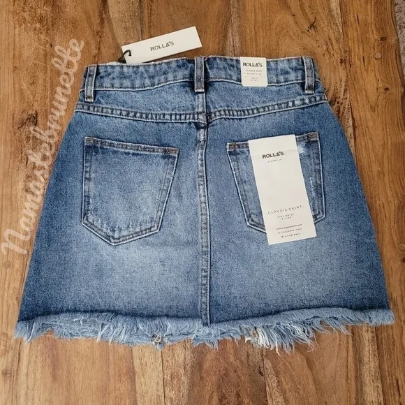 NWT $79 Rolla's Medium Wash Distressed Mini Skirt, Size 24