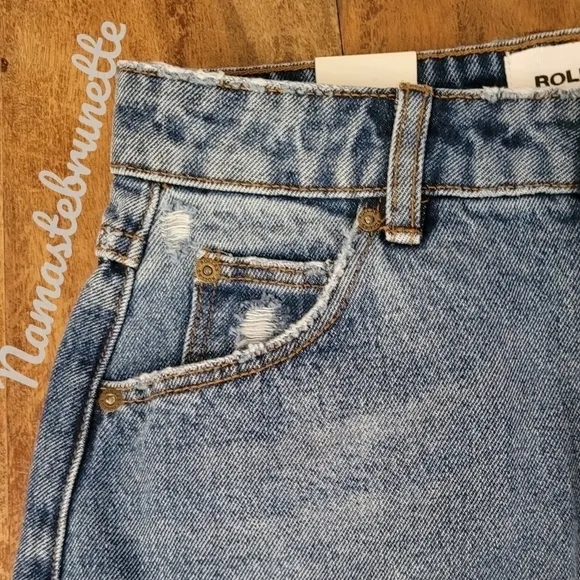 NWT $79 Rolla's Medium Wash Distressed Mini Skirt, Size 24