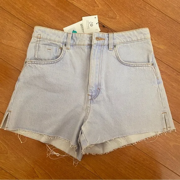 NWT ZARA HIGH RISE DENIM SHORTSMID-BLUE