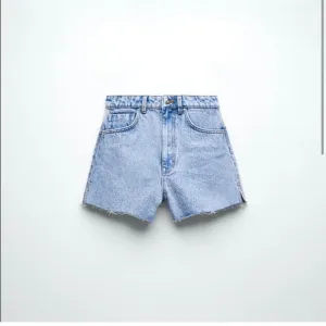 NWT ZARA HIGH RISE DENIM SHORTSMID-BLUE
