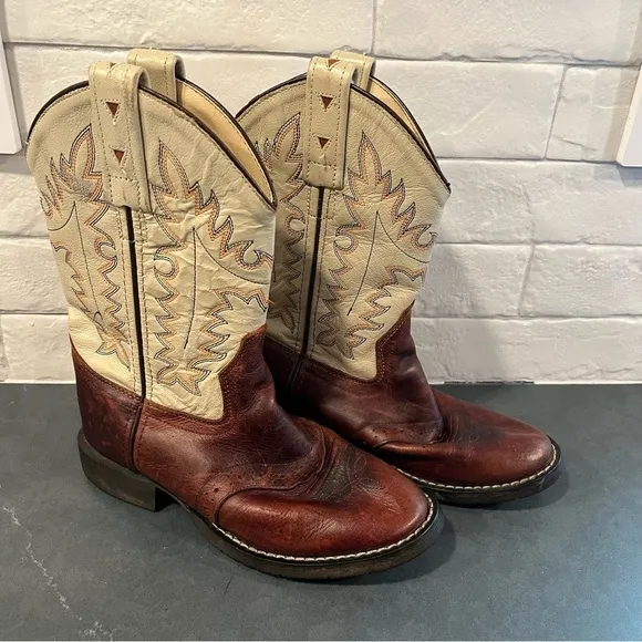 Old West boys 13.5 embroidered leather cowboy boots