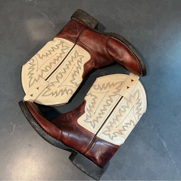 Old West boys 13.5 embroidered leather cowboy boots