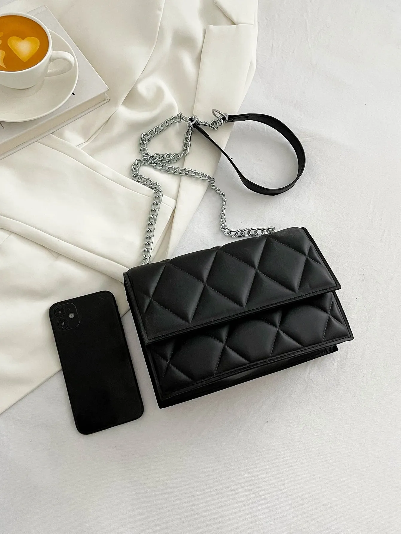 Quilted Detail Flap Chain Square Bag - 𝘚𝘚²³ - Black